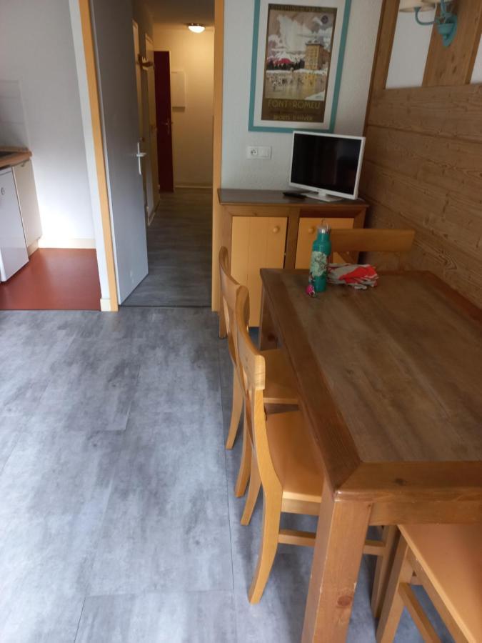 Studio Cabine 4 Places Le Pedrou Font-Romeu-Odeillo-Via ภายนอก รูปภาพ